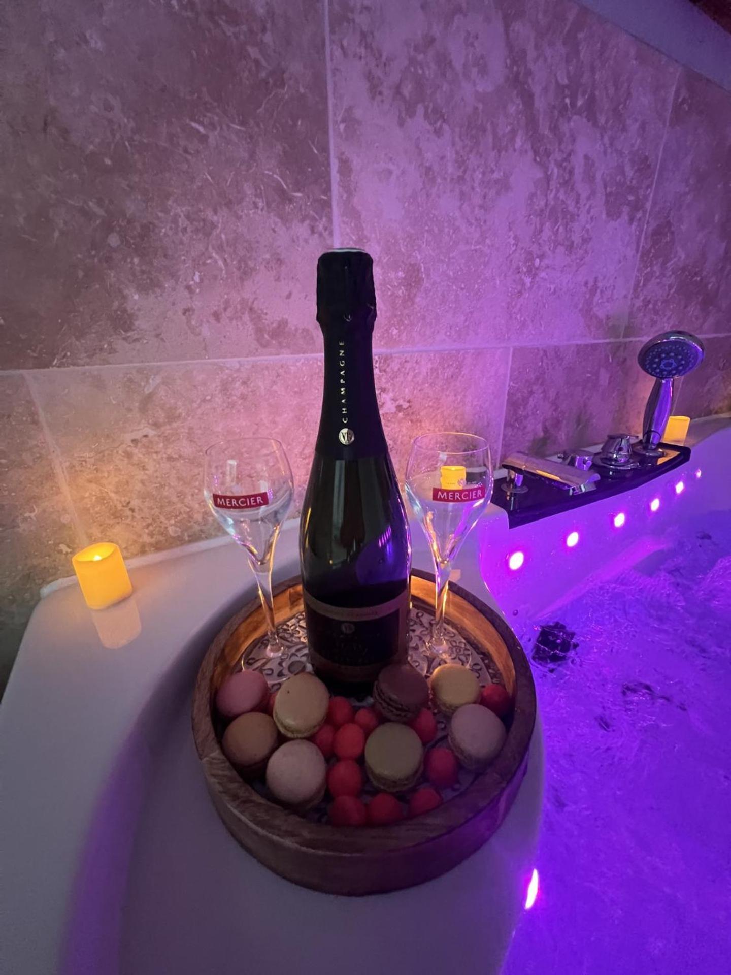 Alba Spa "Love Jacuzzi Sauna" Villefranche-de-Lauragais Ngoại thất bức ảnh